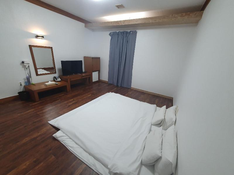 Suanbo Hotel Screen image