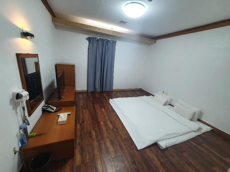 Suanbo Hotel Screen image