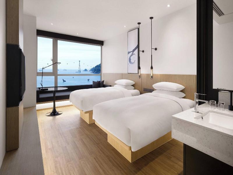 Fairfield By Marriott Busan Songdo Beach image