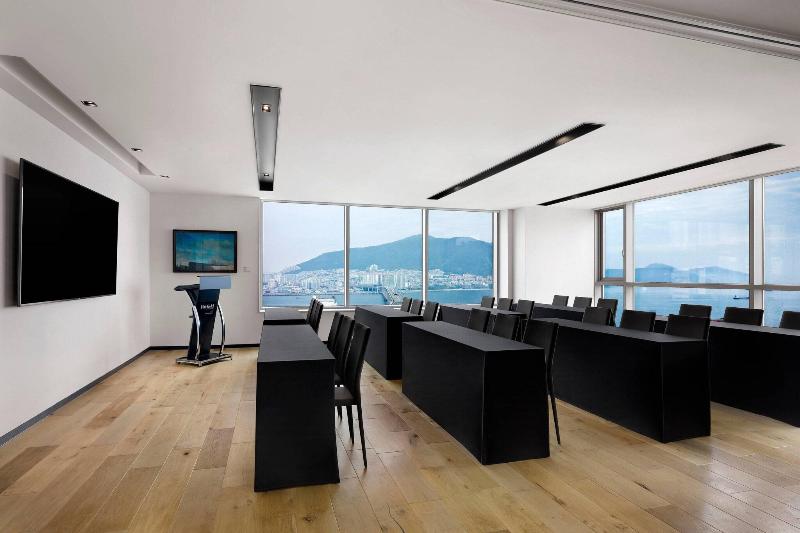 Fairfield By Marriott Busan Songdo Beach image