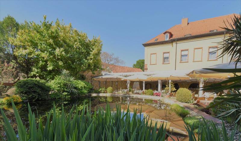 Hotel-Restaurant Winzergarten image