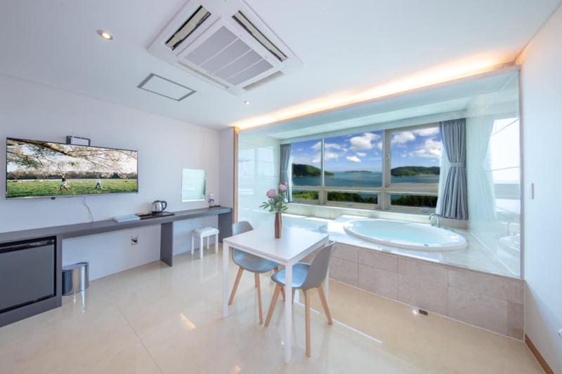 Sangsang Hotel image