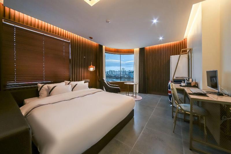 Divine Hotel image