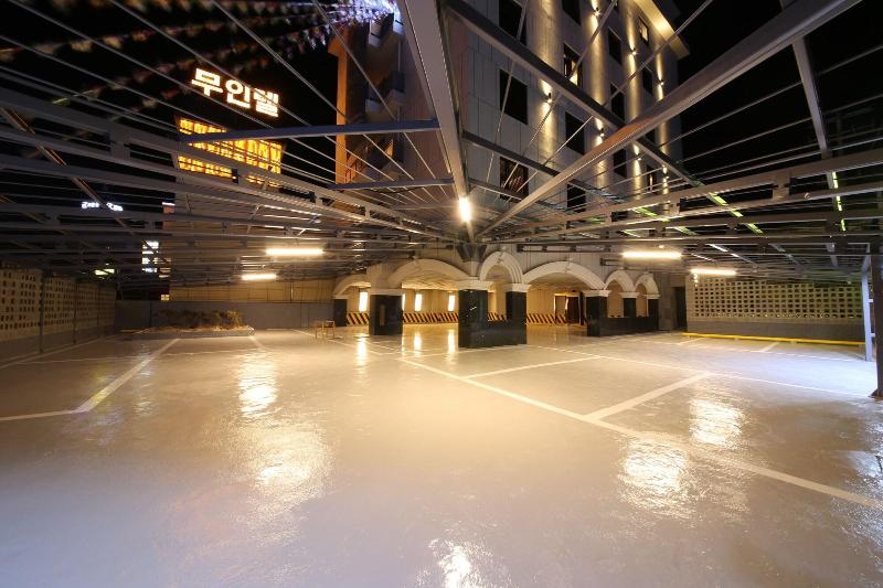 Divine Hotel image