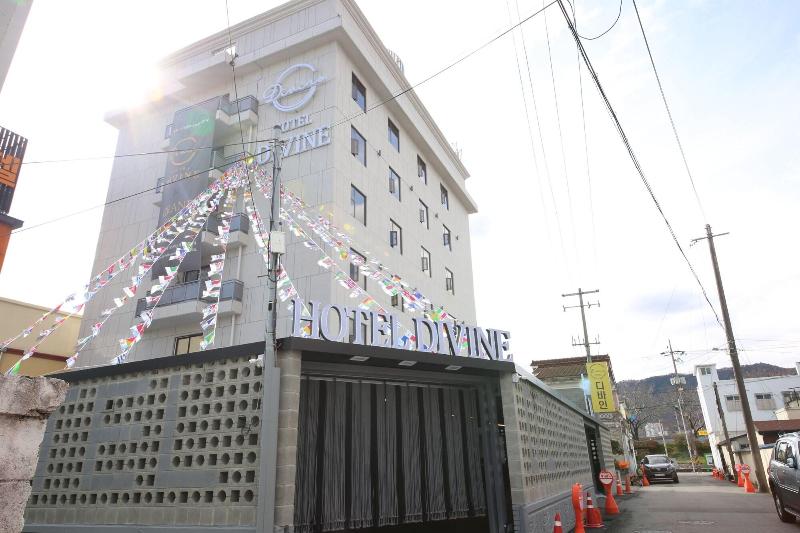 Divine Hotel image