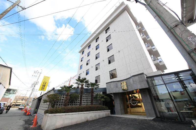 Divine Hotel image