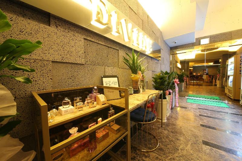 Divine Hotel image