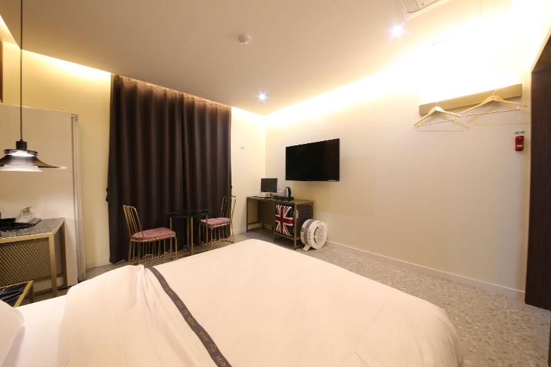 Divine Hotel image