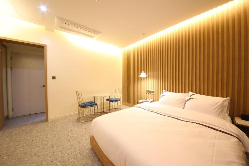 Divine Hotel image