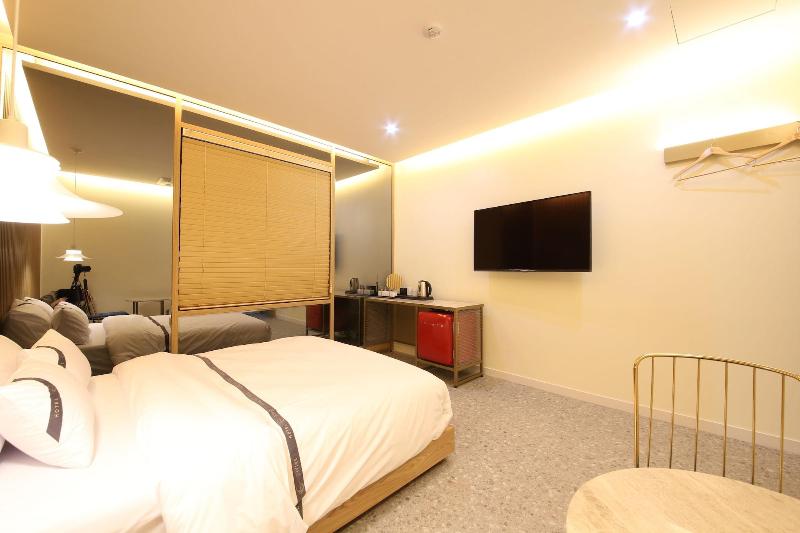 Divine Hotel image