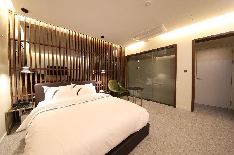 Divine Hotel image