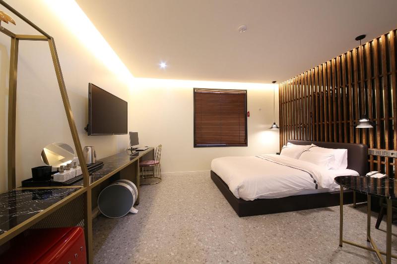 Divine Hotel image