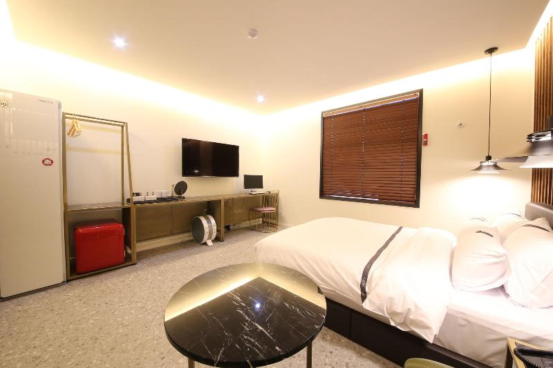 Divine Hotel image
