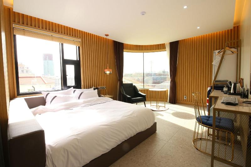 Divine Hotel image
