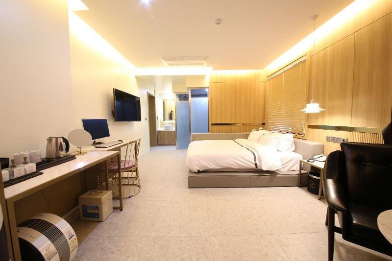 Divine Hotel image