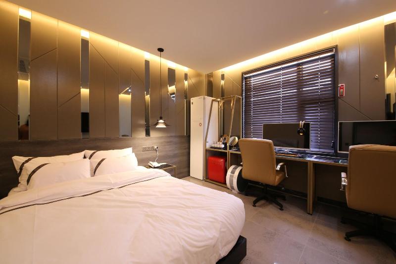 Divine Hotel image