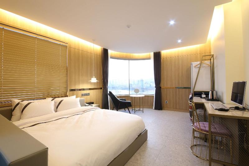 Divine Hotel image