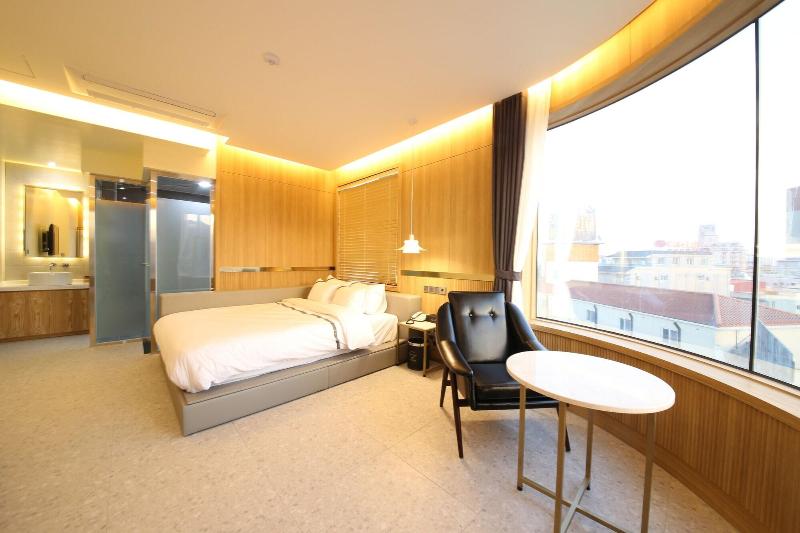 Divine Hotel image