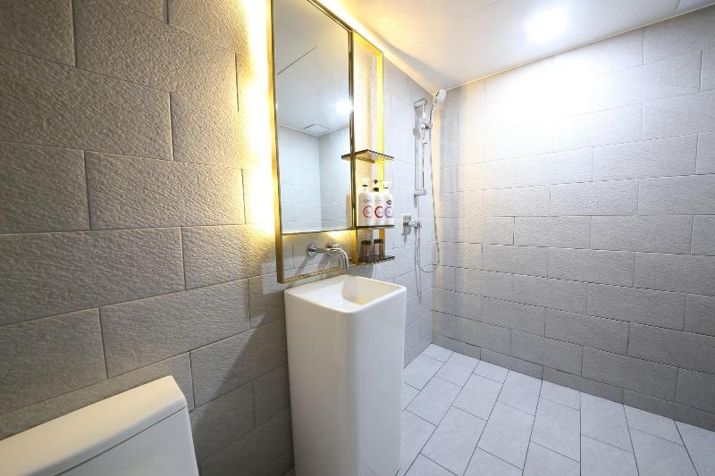 Divine Hotel image