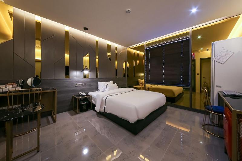 Divine Hotel image