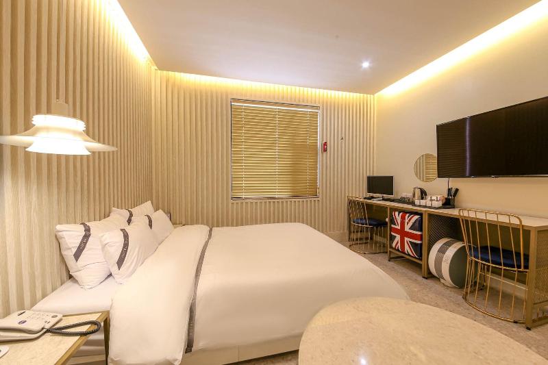 Divine Hotel image