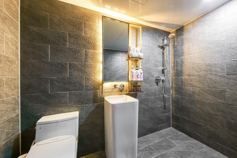 Divine Hotel image