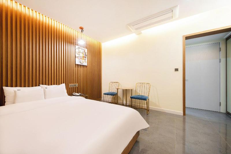 Divine Hotel image