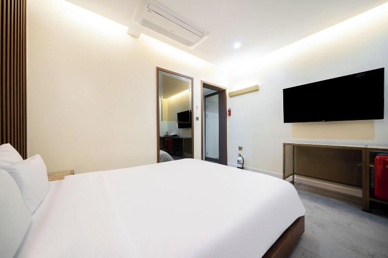 Divine Hotel image