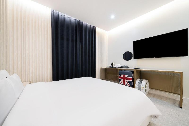 Divine Hotel image