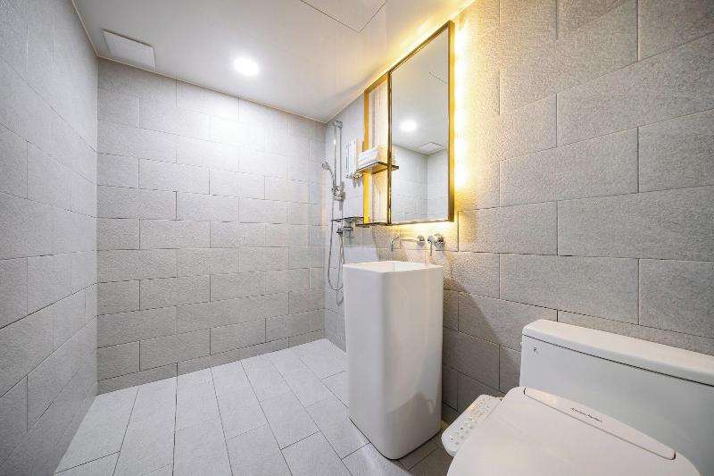 Divine Hotel image