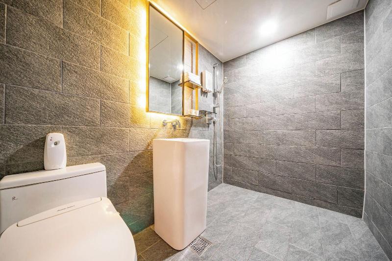 Divine Hotel image