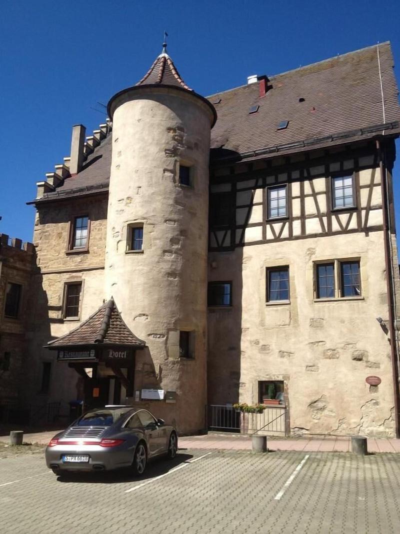 Schlosshotel Hoefingen image