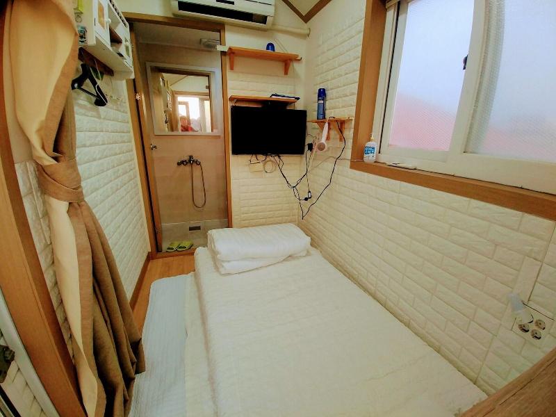 Gillime Pension Guesthouse - Hostel image