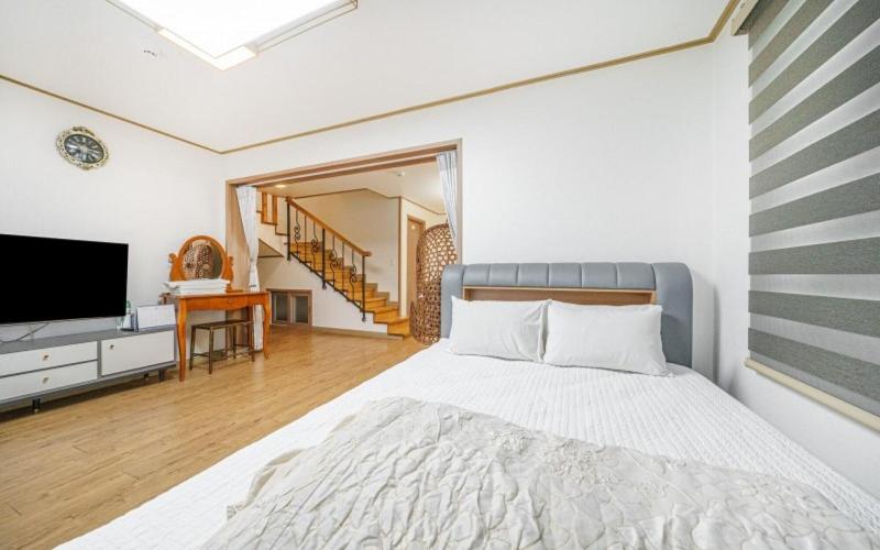Gillime Pension Guesthouse - Hostel image