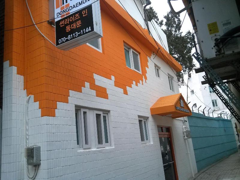 Sunrise Inn Dongdaemun image