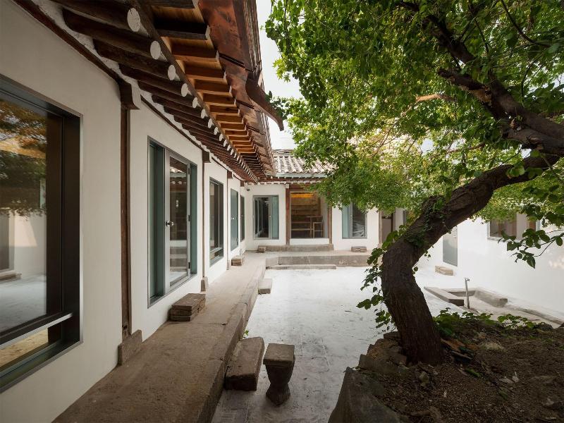 Hanok Residence Hotel Side image