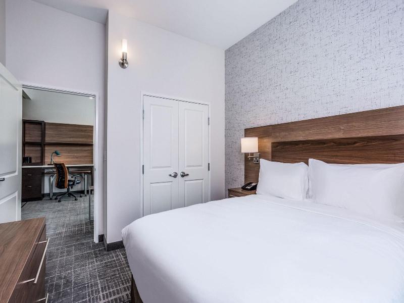 TownePlace Suites by Marriott Chicago Waukegan/Gur image