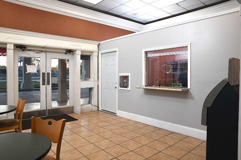 Americas Best Value Inn Baton Rouge Airline image