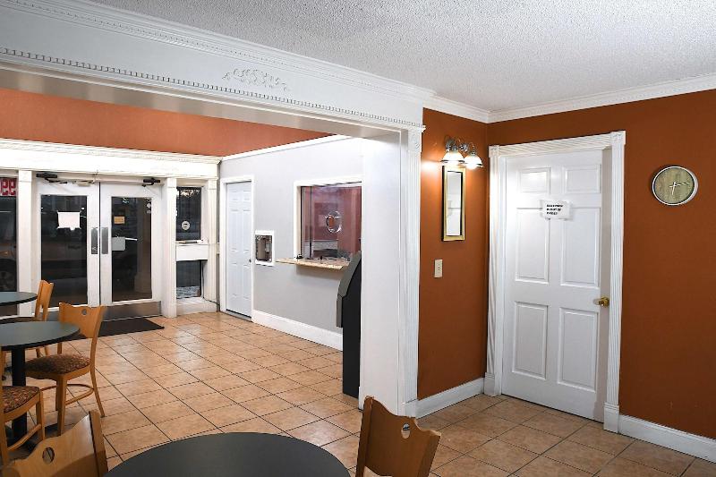 Americas Best Value Inn Baton Rouge Airline image
