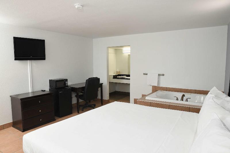 Americas Best Value Inn Baton Rouge Airline image