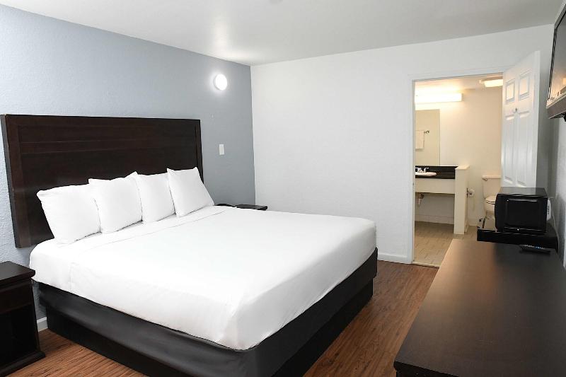 Americas Best Value Inn Baton Rouge Airline image