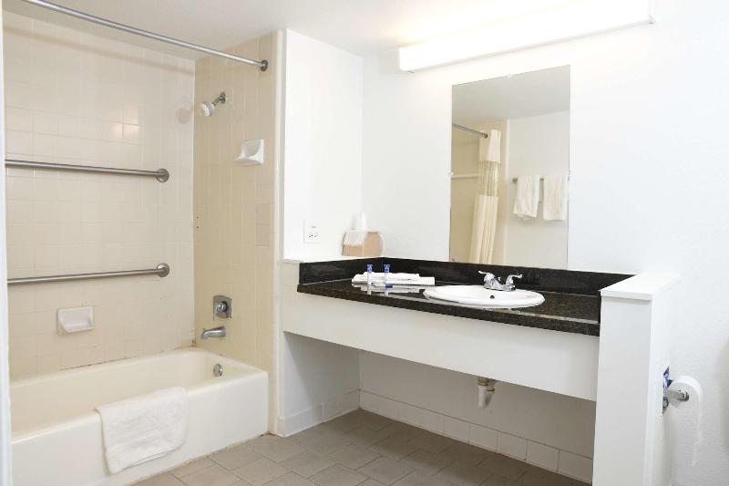 Americas Best Value Inn Baton Rouge Airline image