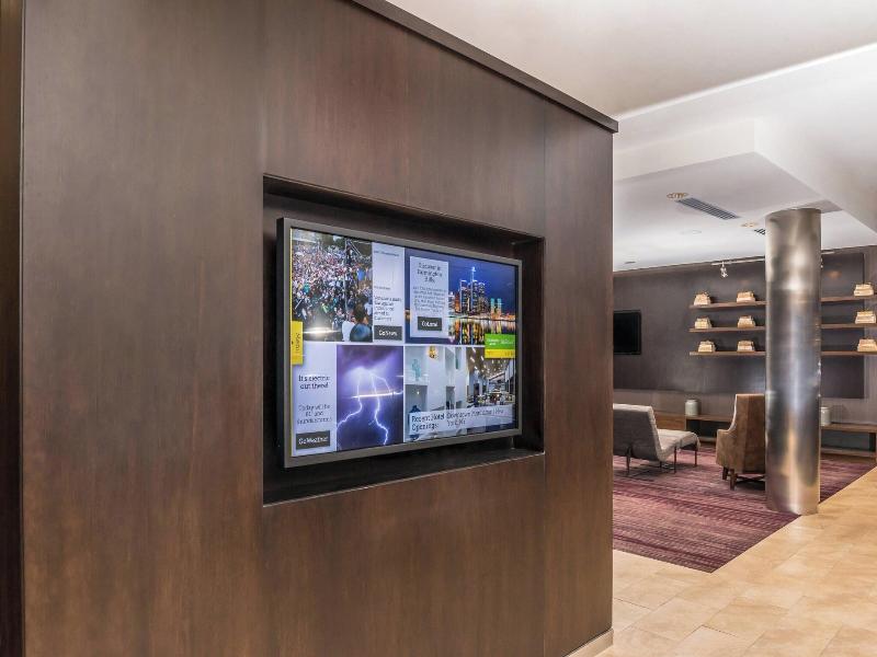 Courtyard By Marriott Detroit Farmington image