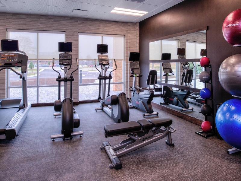 Courtyard By Marriott Detroit Farmington image