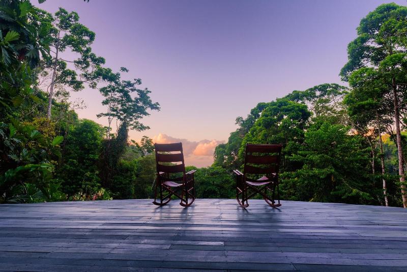 Luna Lodge image