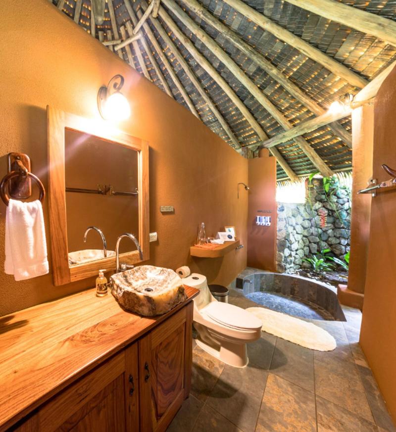 Luna Lodge image