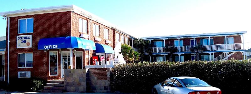 Colonial Inn Motel image