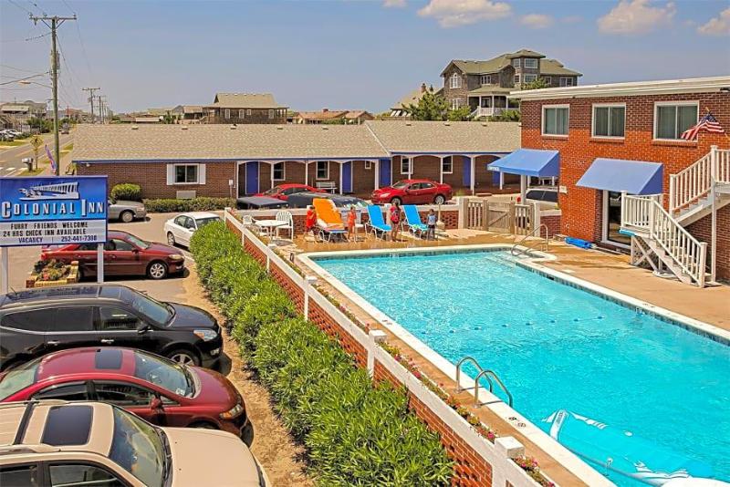 Colonial Inn Motel image
