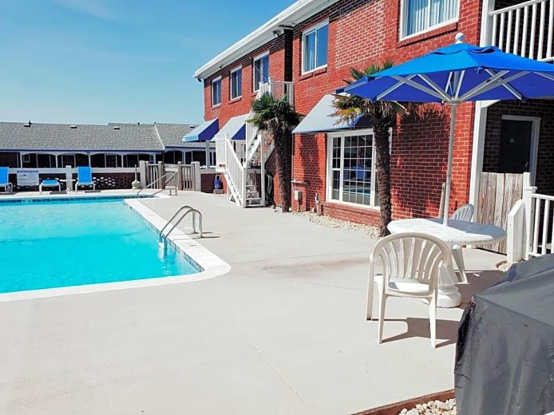Colonial Inn Motel — general view