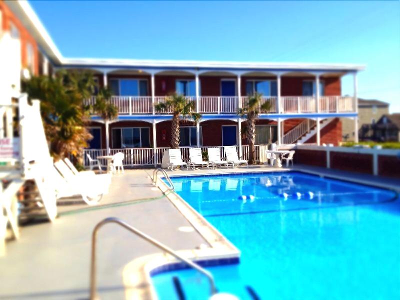 Colonial Inn Motel image